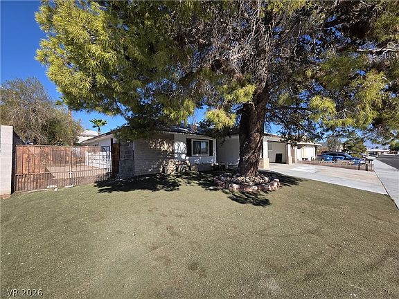 2nd image of 212 Bradshaw Way
