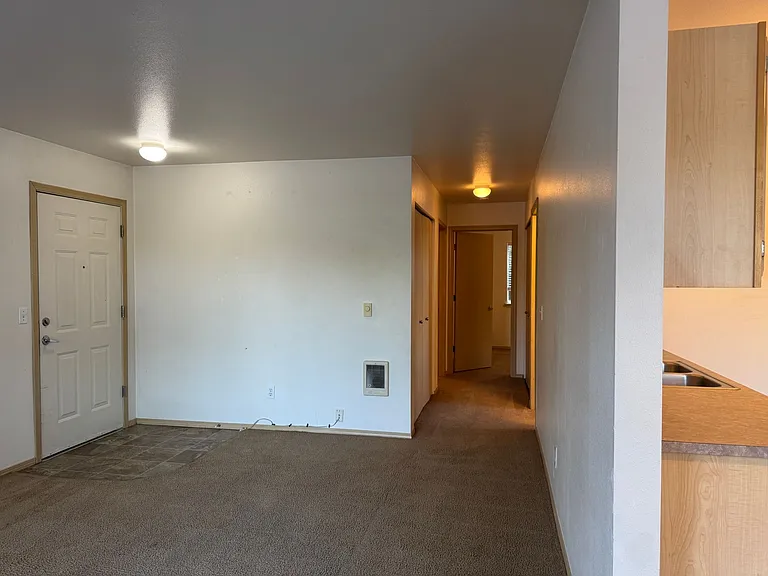 Quiet 2-Bed 2-Bath Apartments Close to WOU with Beautiful Landscaping In-Unit Washer/Dryer — Photo 11