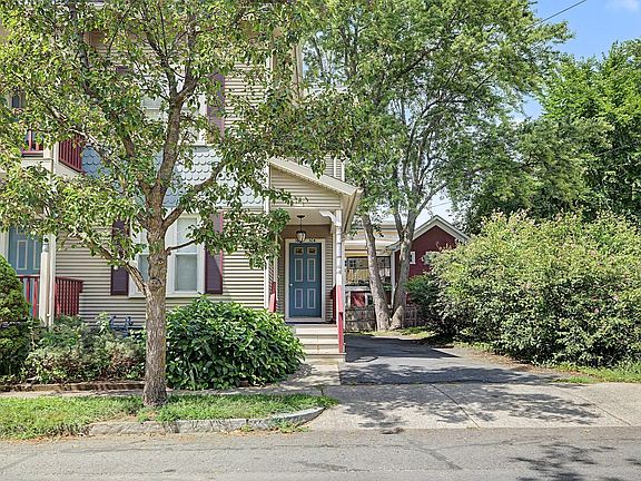 4th image of 30 Graves Ave #A
