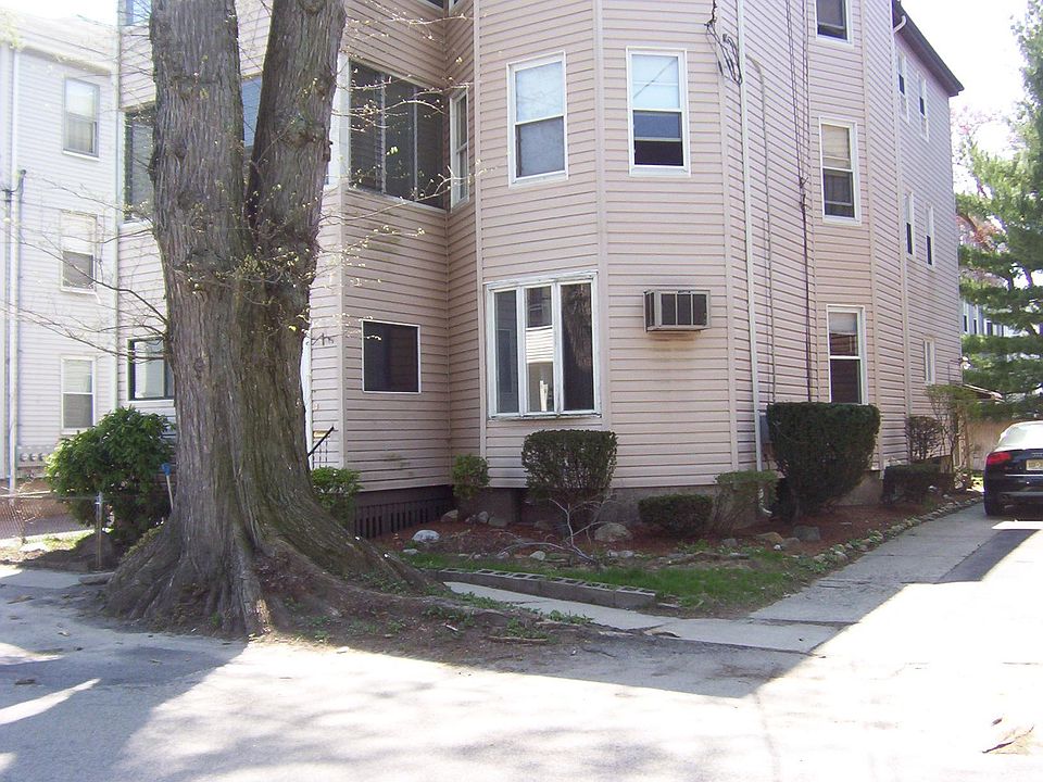 2nd image of 353 Trapelo Rd