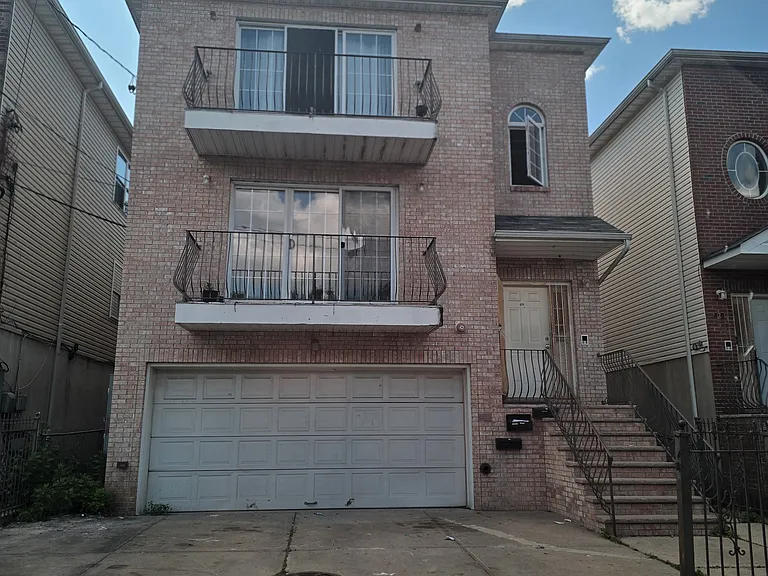 431 S 19th St #G2 — Photo 1