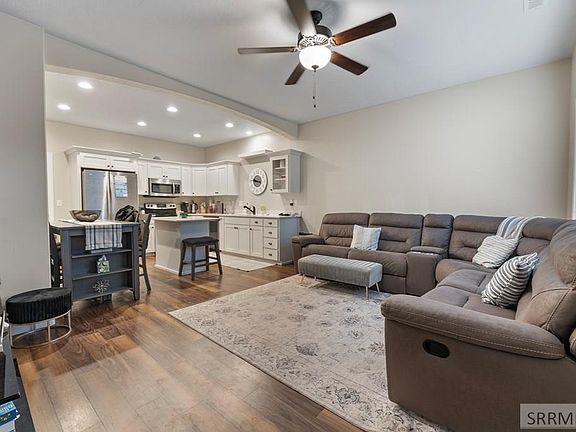 3rd image of 565 Pioneer Rd #215