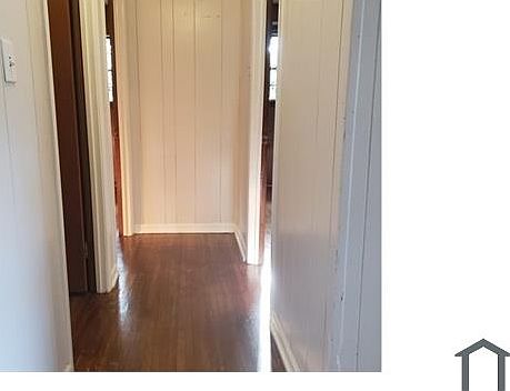 3rd image of 1304 18th Pl SW