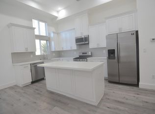 7131 S La Cienega Blvd, Los Angeles, CA 90045