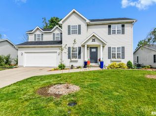 14 Bittersweet Rd, Chatham, IL 62629