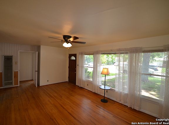 3rd image of 147 Beryl Dr