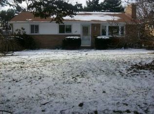 1228 Lakemont Dr, Pittsburgh, PA