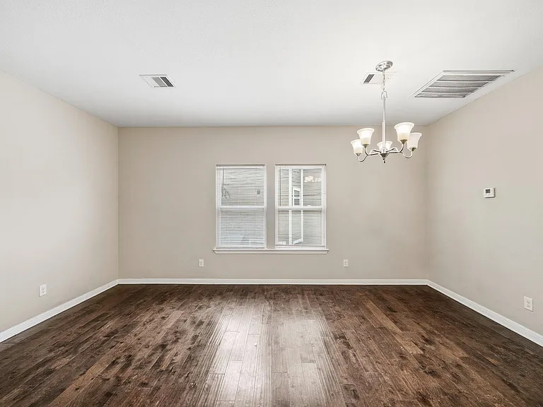 5303 Avenue J — Photo 6