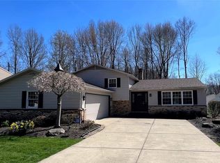 8916 Sherwood Dr NE, Warren, OH 44484