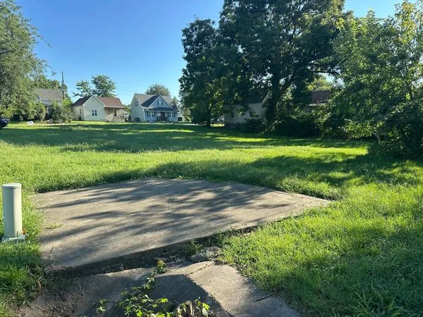 1224 Henry St, Moberly, MO 65270