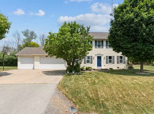 W6826 Hazelnut Ln, APPLETON, WI 54915