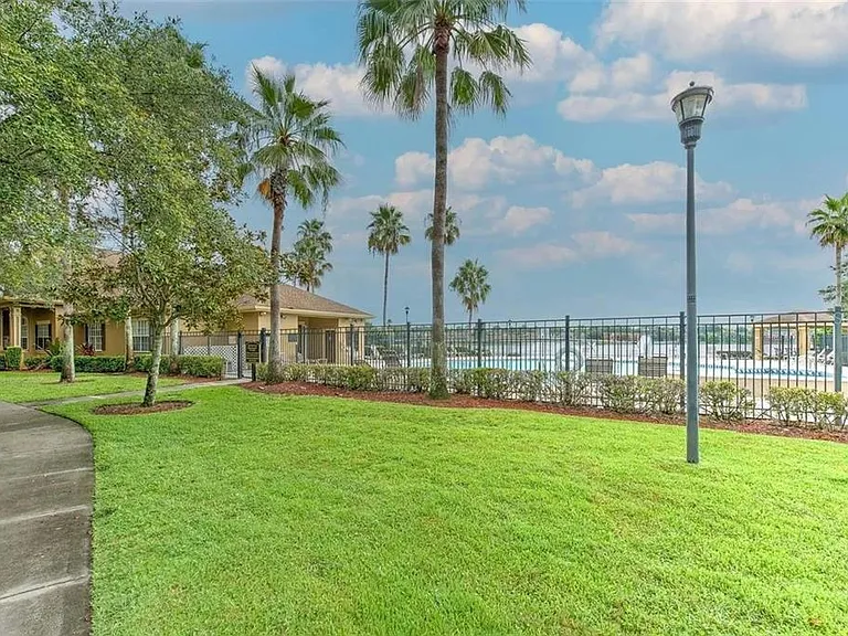10554 White Lake Ct — Photo 14