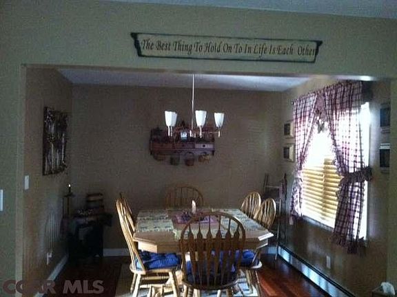 5th image of 307 Dell St