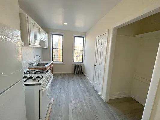 Rented by Compass | media 12