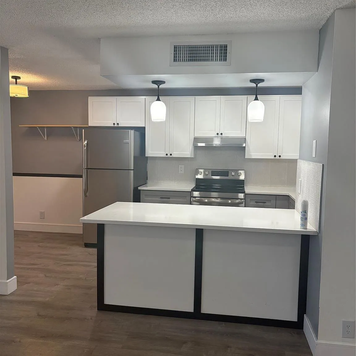 2 bed, 2.0 bath, 910 sqft, $2,150 — Photo 3