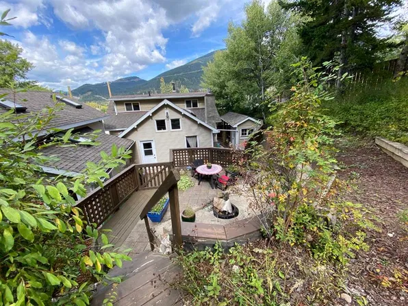 13302 N 15th Ave, Crowsnest Pass, AB T0K 0E0