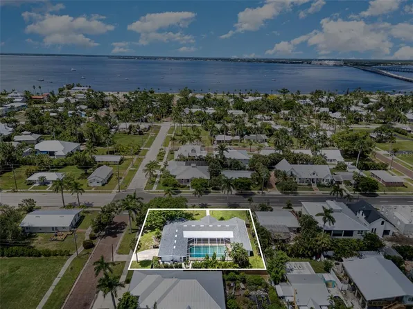 625 W Olympia Ave, Punta Gorda, FL 33950