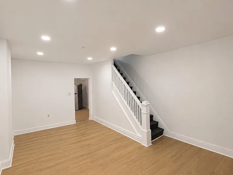 955 W Washington St — Photo 3