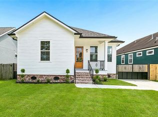 129 Seal Dr, Arabi, LA 70032