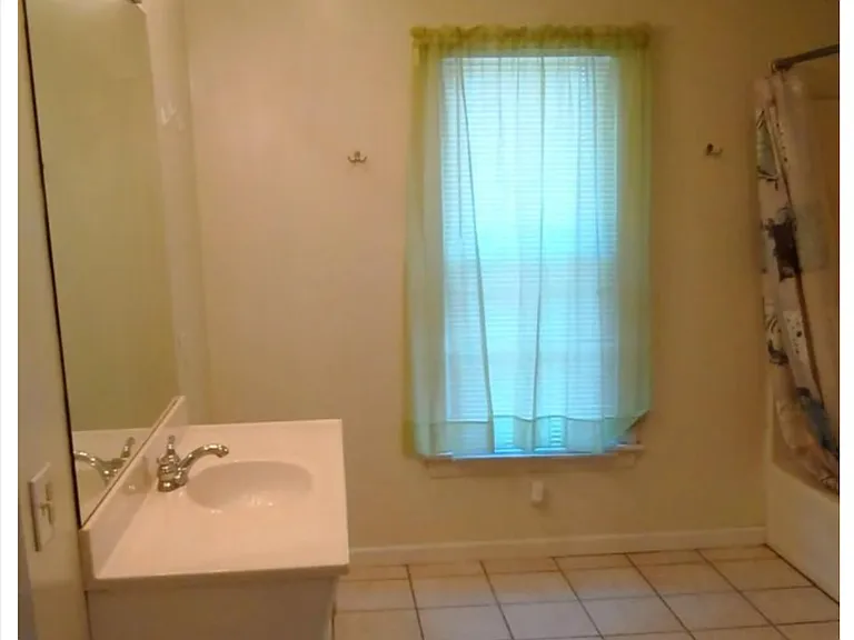 106 Vine St — Photo 6