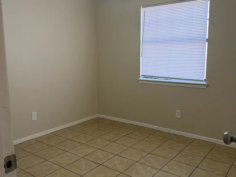 11617 Marsh McCall Way #D — Photo 7