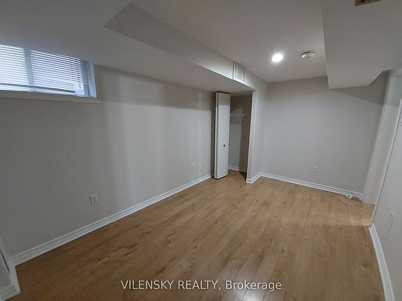 5th image of 32 Ridgeway Ave Basement A