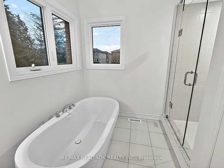 1 Wakefield Blvd — Photo 27