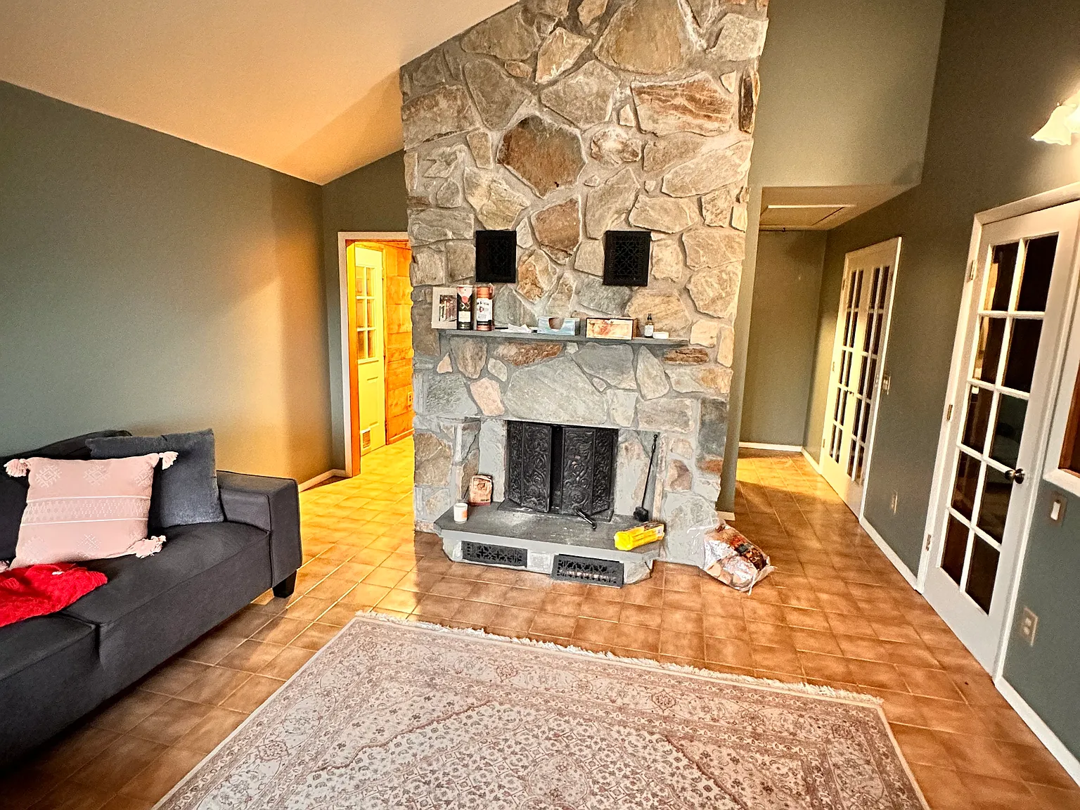 4 bed, 3000 sqft, $4,650 — Photo 2