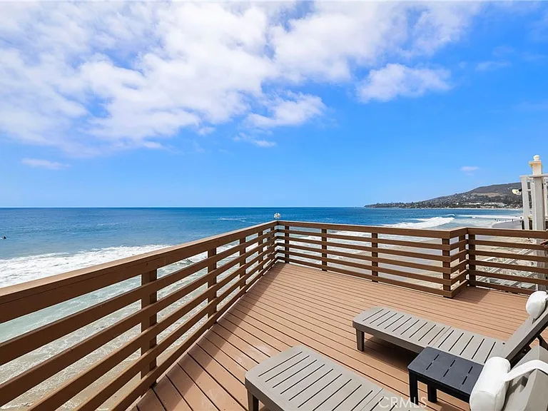1045 Gaviota Dr #B — Photo 9