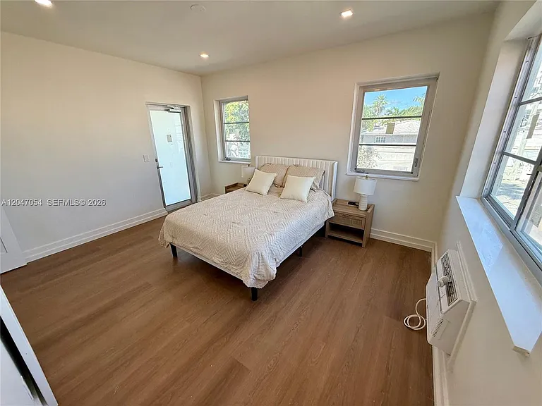1535 West Ave #4 — Photo 22