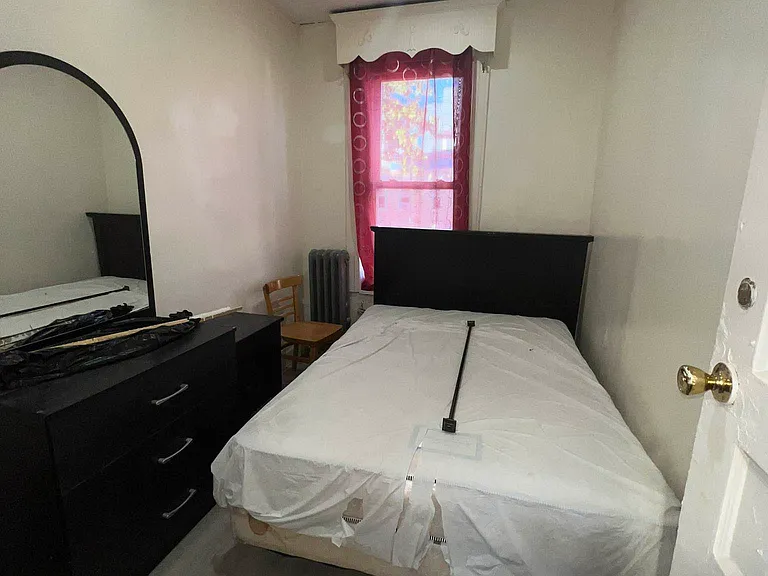 18 Raleigh Pl #2 — Photo 5