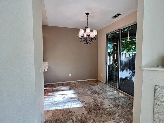 3rd image of 415 Shandon Ct