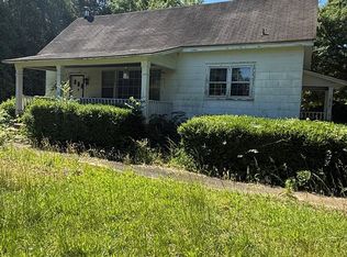1214 Scotch Cross Rd E, Greenwood, SC 29646