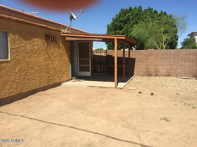 1233 E Henry St #B — Photo 13