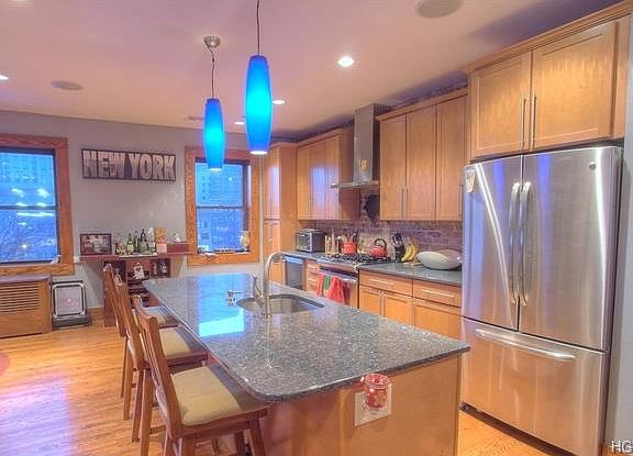 3rd image of 1 Franklin Ave APT 6C