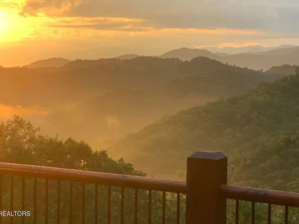 2778 Overholt Trl, Sevierville, TN 37862