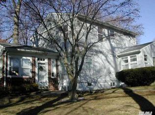 59 Dorchester Rd, Ronkonkoma, NY 11779