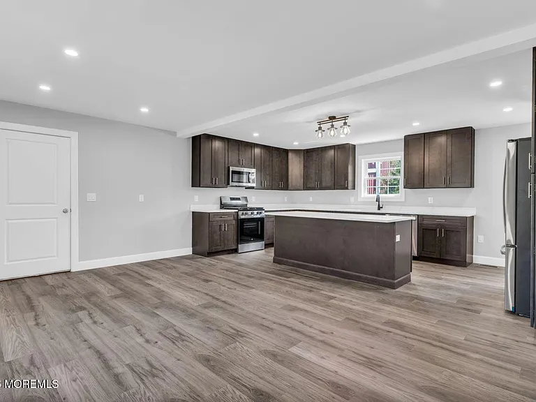 553 Colts Neck Rd #B — Photo 16