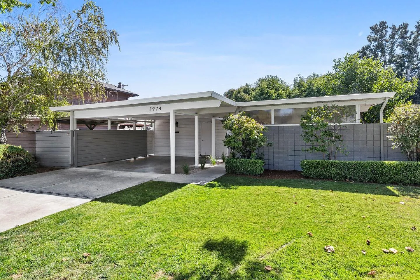 1974 Channing Ave photo 1