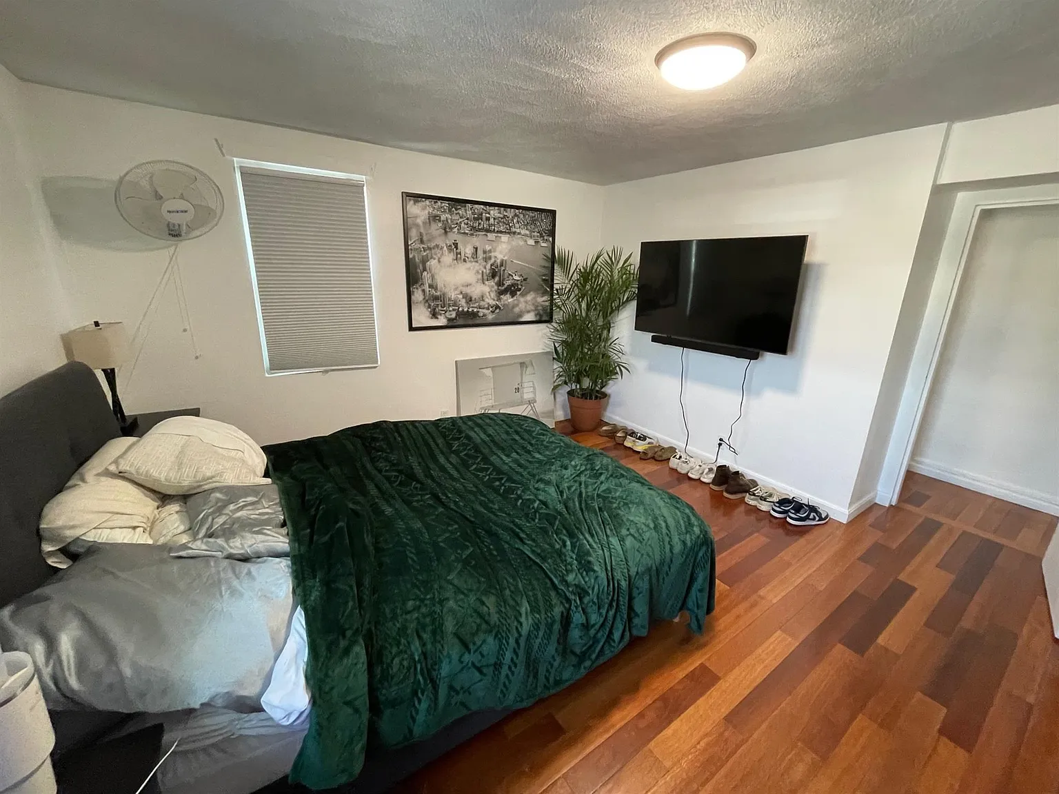3 bed, 1.5 bath, 1100 sqft, $3,900 — Photo 4