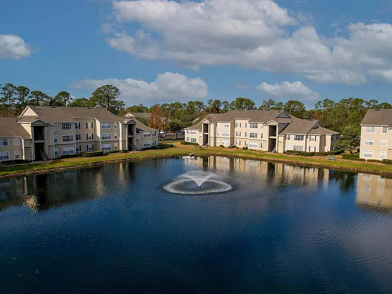 Coastline Cove Apartment Homes — Photo 43