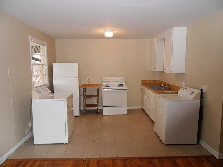 808 Fatherland St #4 — Photo 3