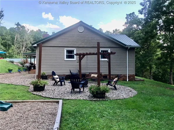 4012 State Route 34, Winfield, WV 25213
