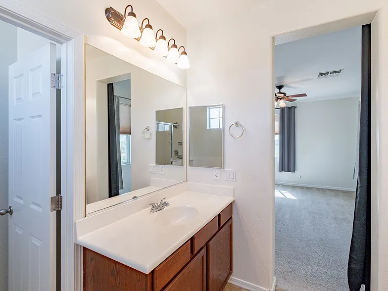 7416 S 27th Pl — Photo 19