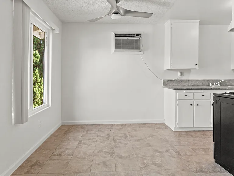 3375 Butterfield Ave #3375 — Photo 8