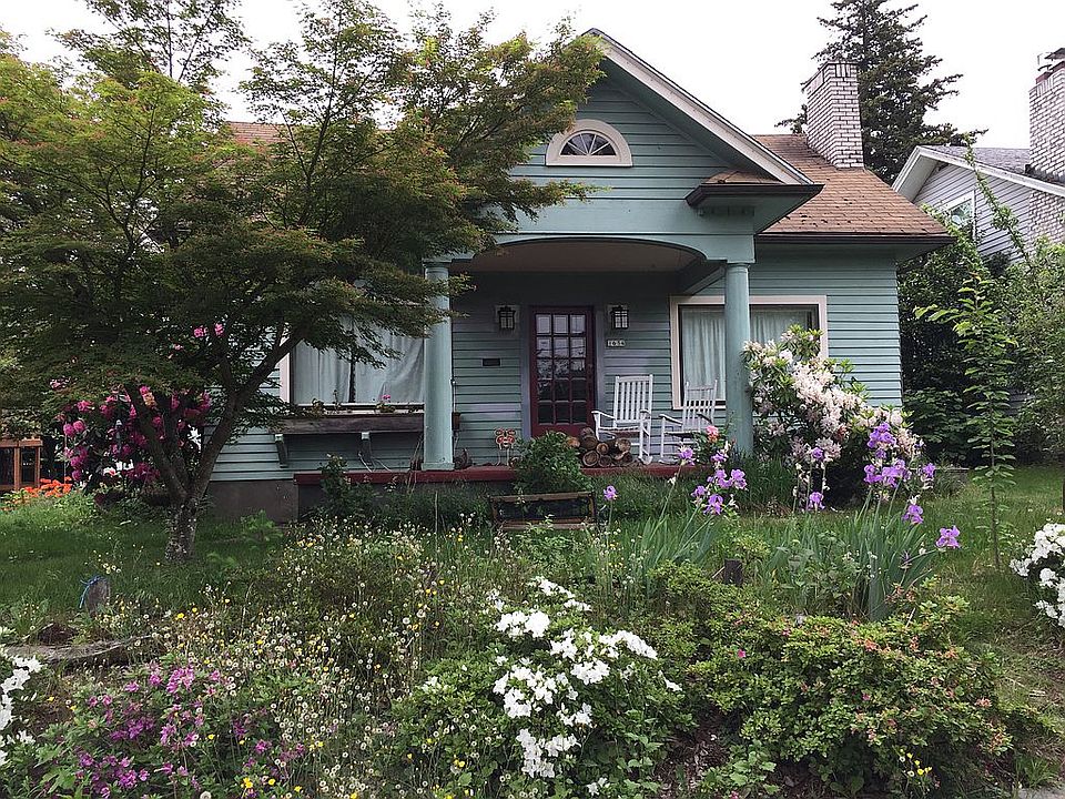 The front of the house 