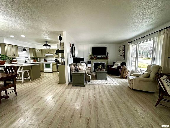 4th image of 13 Peachtree Pl