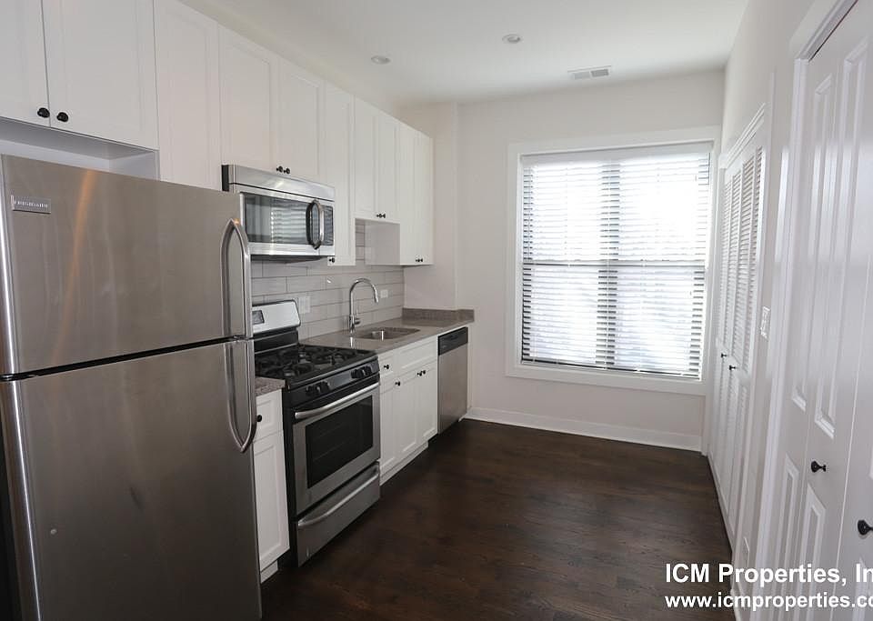 1st image of 1600 W Belle Plaine Ave #2E