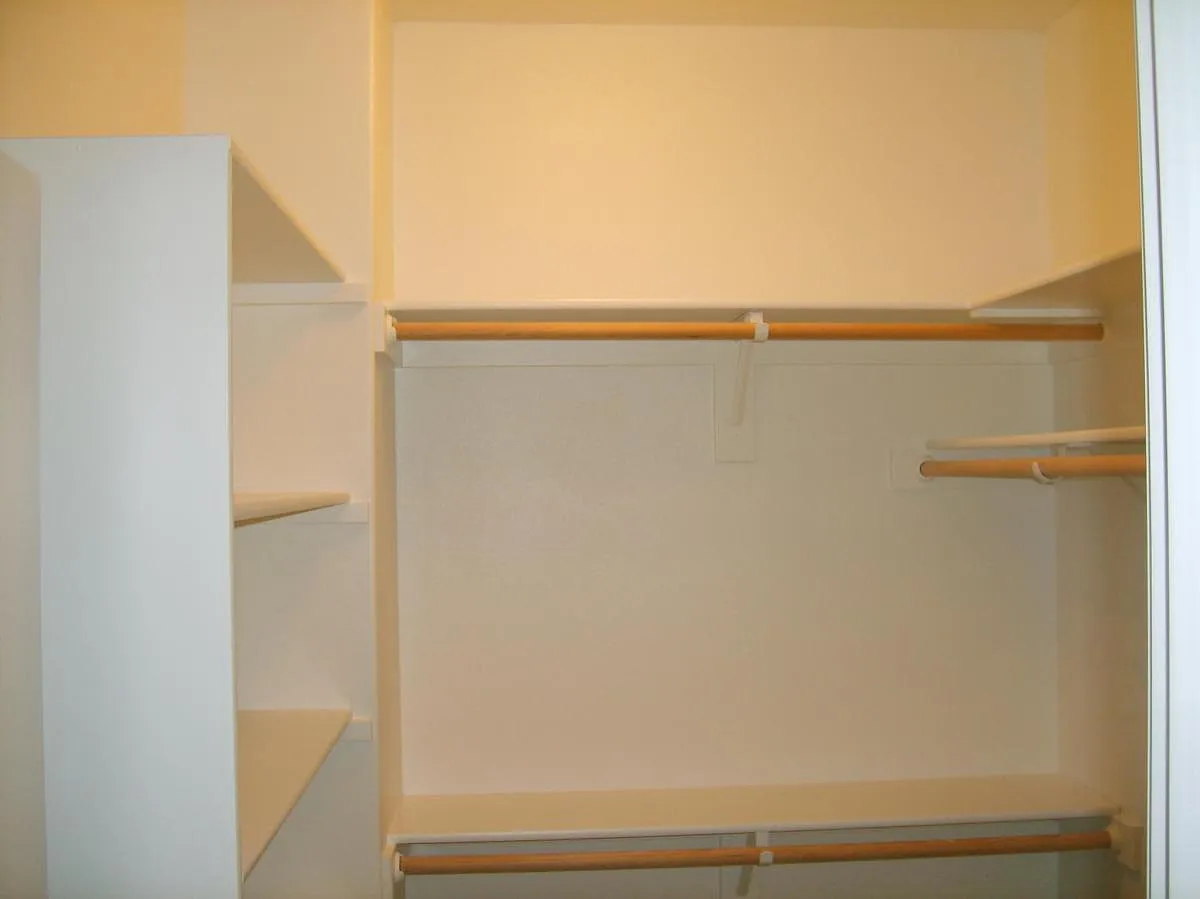 3 bed, 2.5 bath, 1420 sqft, $2,300 — Photo 4