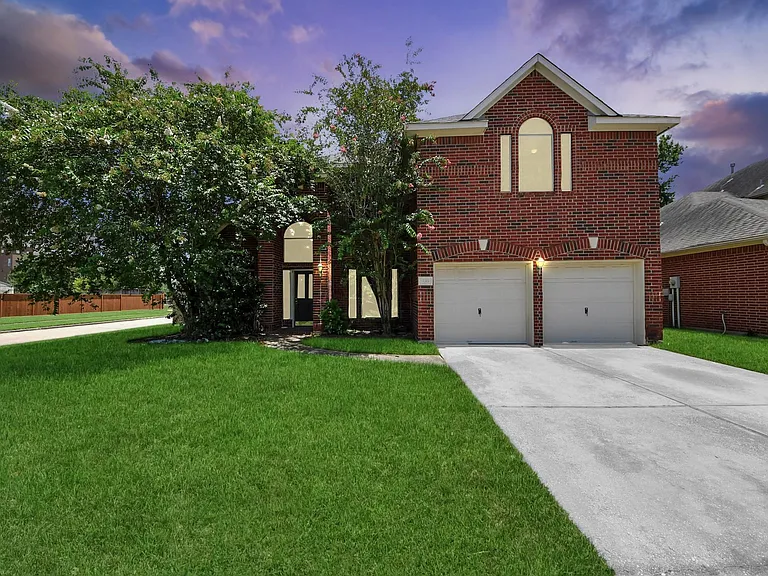 530 Majestic Ridge Dr — Photo 1